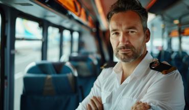 13_male-bus-driver-posing-portrait_0.jpg